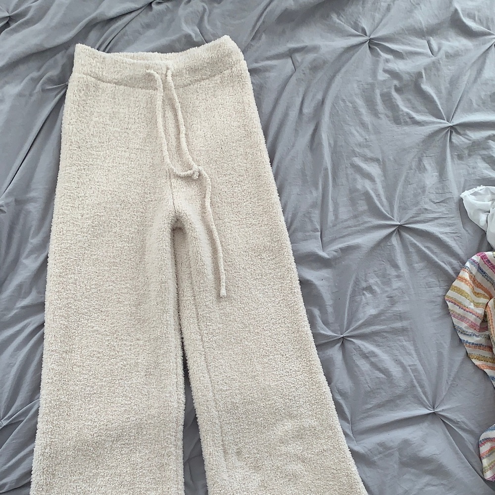 Pink Lily Cream Textured Knit Fabric